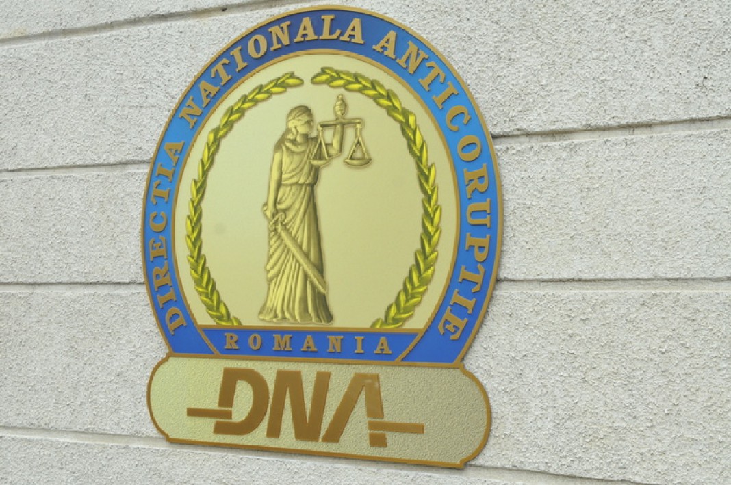 Păcatele trecutului nu iartă: Preşedintele Consiliului Judeţean Neamţ, un apropiat al lui Dragnea şi cel care i-a cerut demisia lui Tudose, a fost reţinut de DNA pentru o şpagă de 100.000 de euro de acum 5 ani