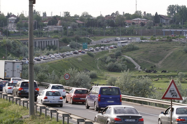 Un nou proiect de lege ar putea desfiinţa taxa de pod de la Feteşti şi Giurgeni