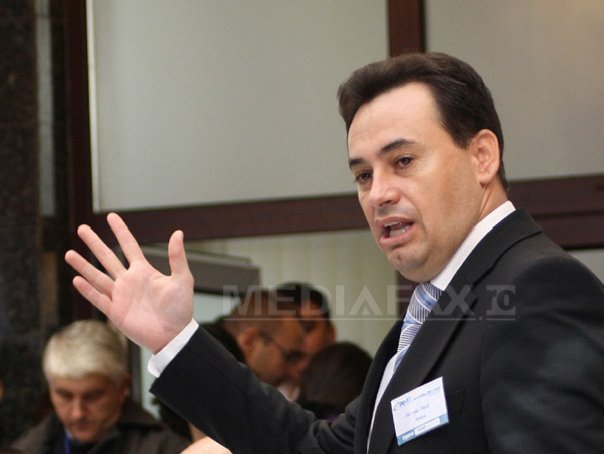 Aradul are un nou primar, după ce Gheorghe Falcă a renunţat la mandat pentru a merge la Bruxelles