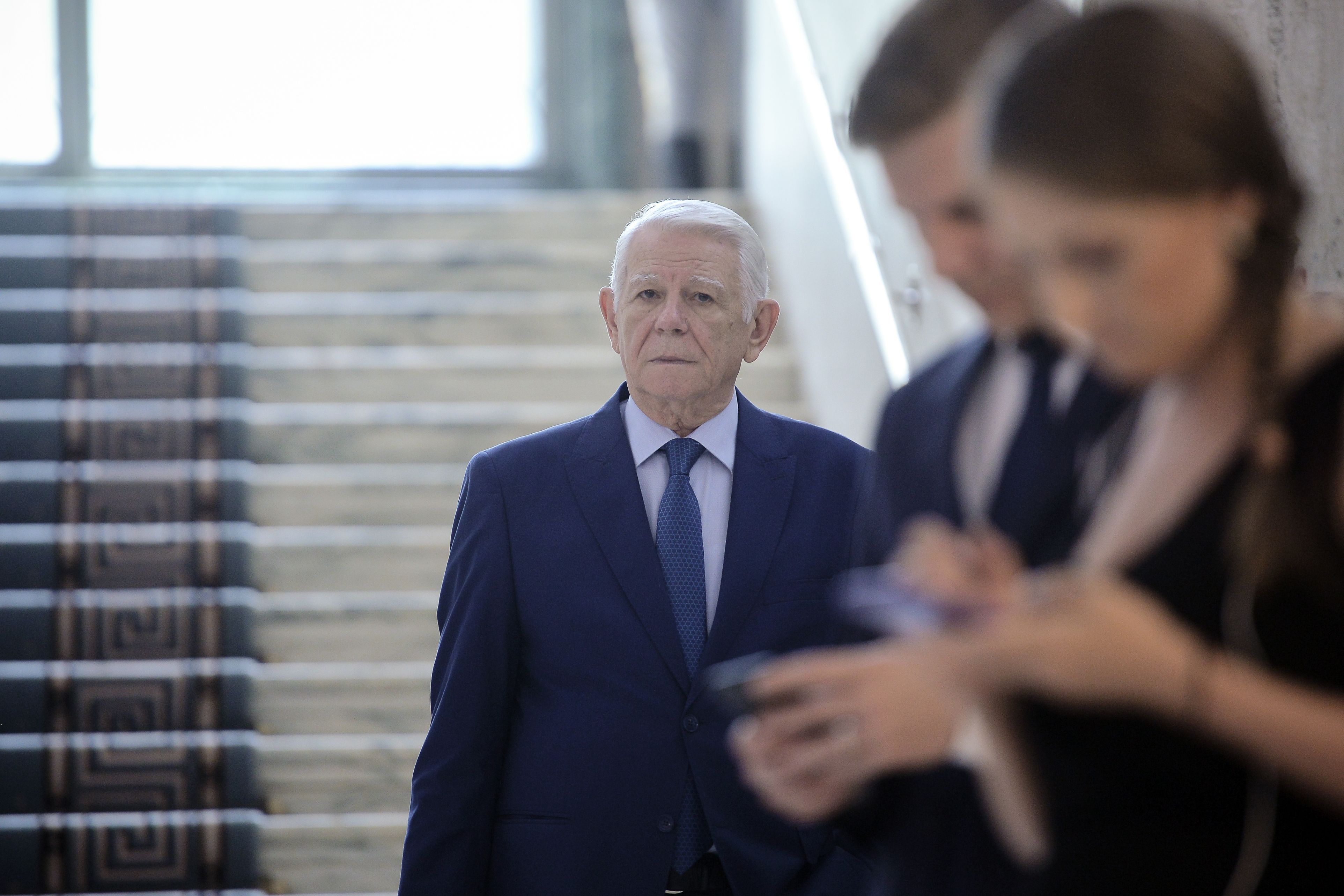 BREAKING. Teodor Meleşcanu a fost ales preşedinte al Senatului. Update: Meleşcanu nu a întrunit numărul necesar de voturi pentru şefia Senatului. Urmează turul al doilea