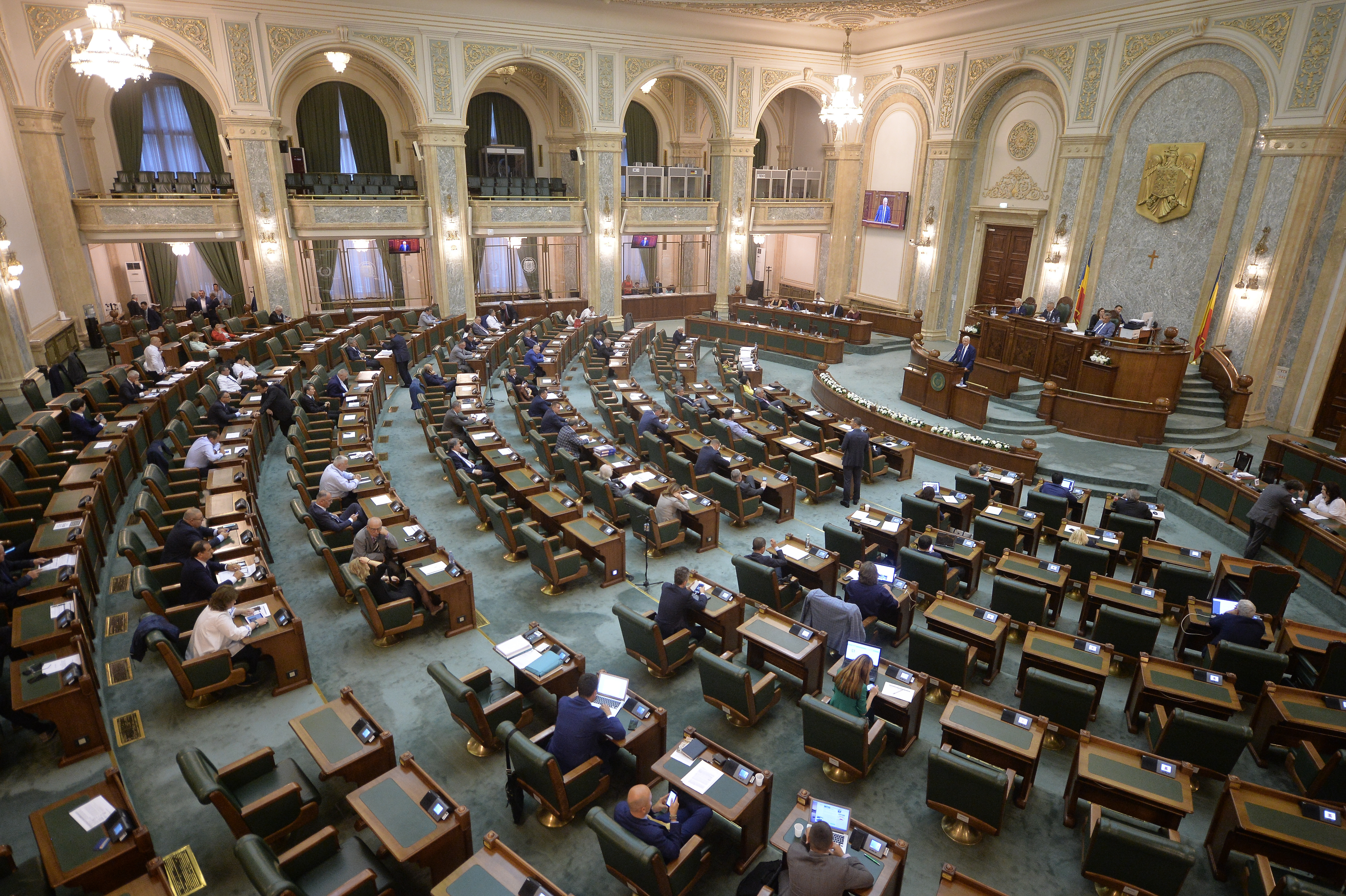 Contraziceri în Parlament. Deputaţii Comisiei juridice s-au opus privind menţinerea MCV pentru România