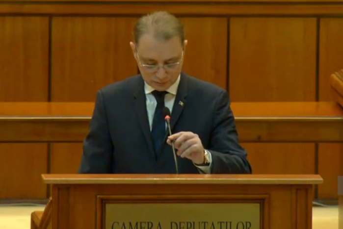 Guvernul Luca Niculescu, în care PSD are 12 ministere, în faţa votului Parlamentului. Niculescu: „Statul îşi va reduce mai întâi propriile cheltuieli şi risipa din agenţii şi companii de stat înainte de a cere ceva în plus contribuabililor corecţi”