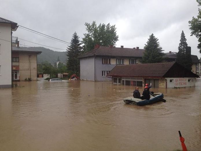 Cod portocaliu de inundaţii în cinci judeţe din România
