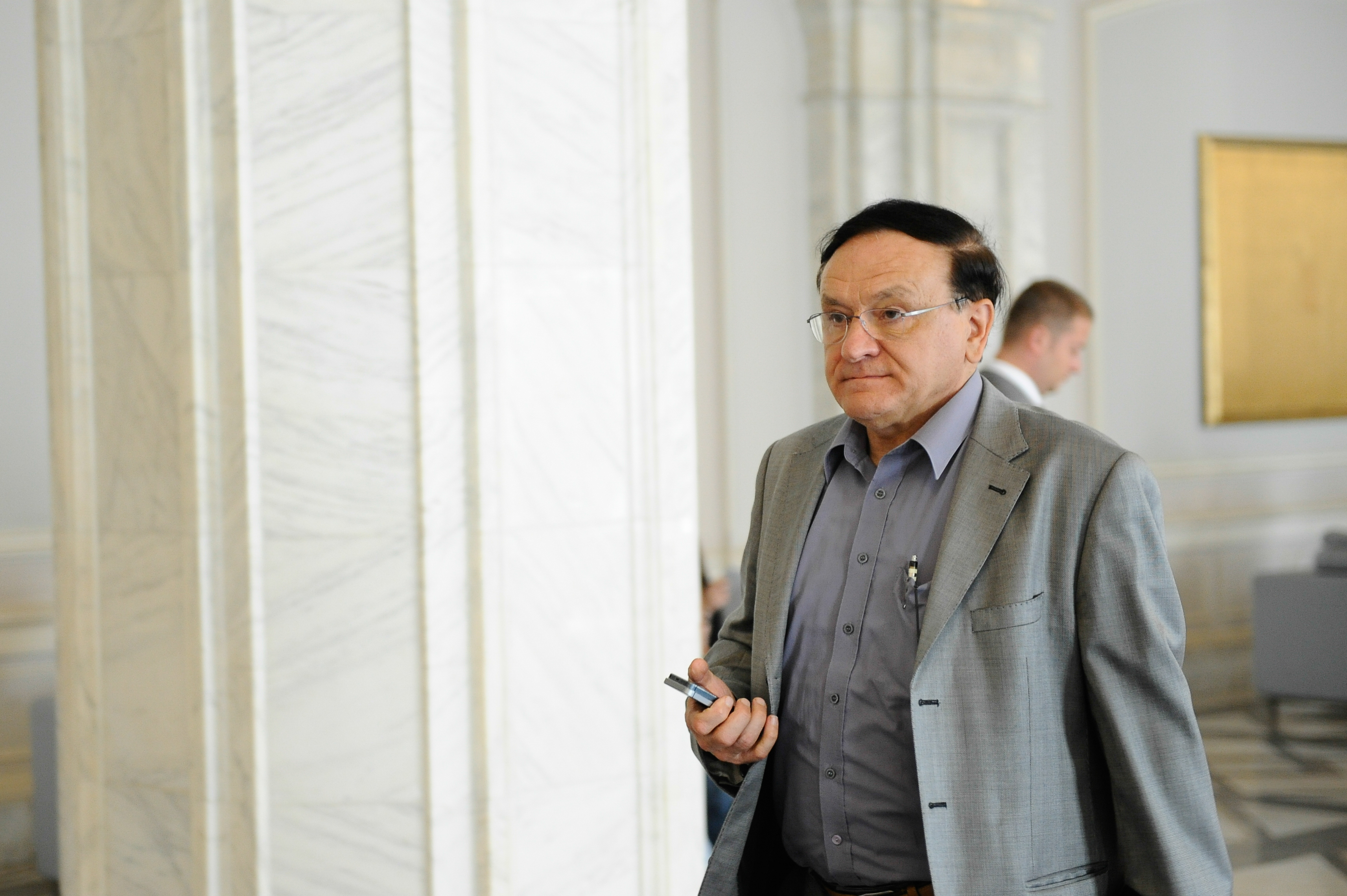 Preşedintele Consiliului Judeţean Braşov a fost reţinut de DNA