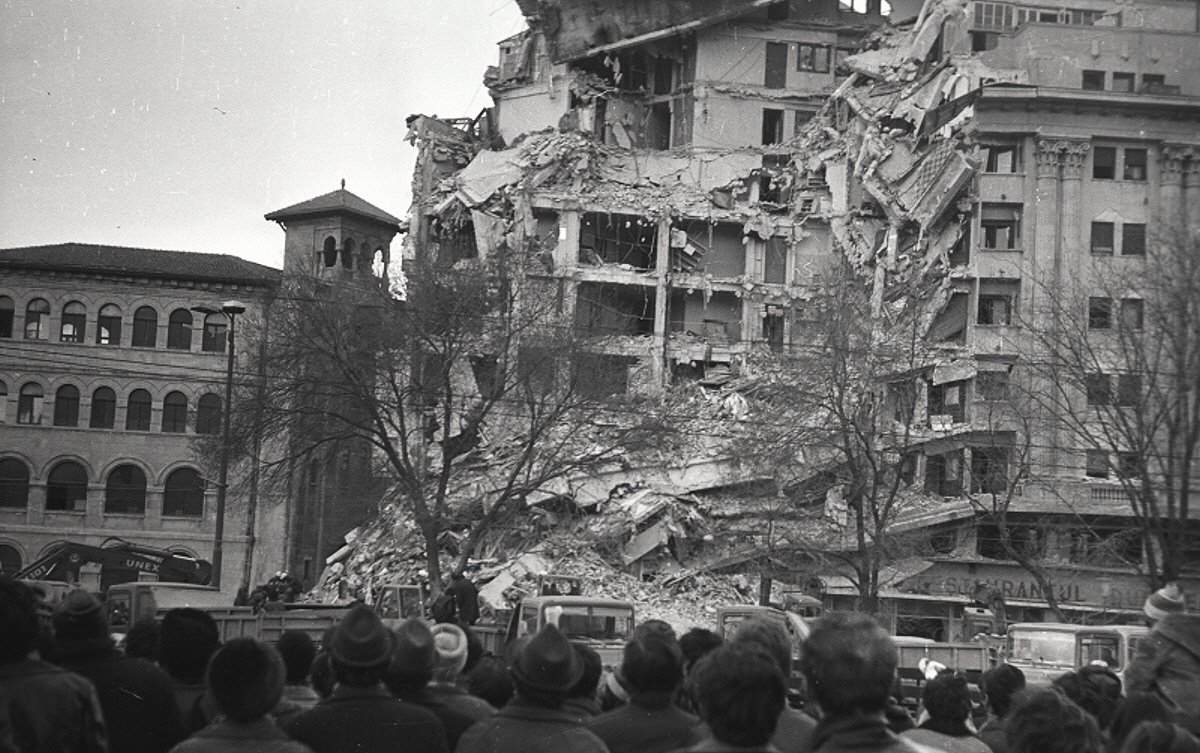 38 de ani de la cutremurul din Vrancea: În '77 nu ştia nici preşedintele. Acum se află imediat