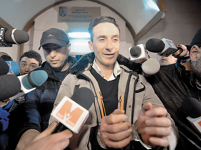Radu Mazăre, acuzat că a luat mită de 9 milioane de euro, suspendat din funcţie
