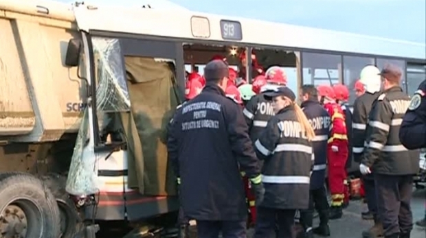 Tragedie în România: Cinci persoane au murit şi 28 de persoame au fost rănite grav într-un accident produs la Ploieşti