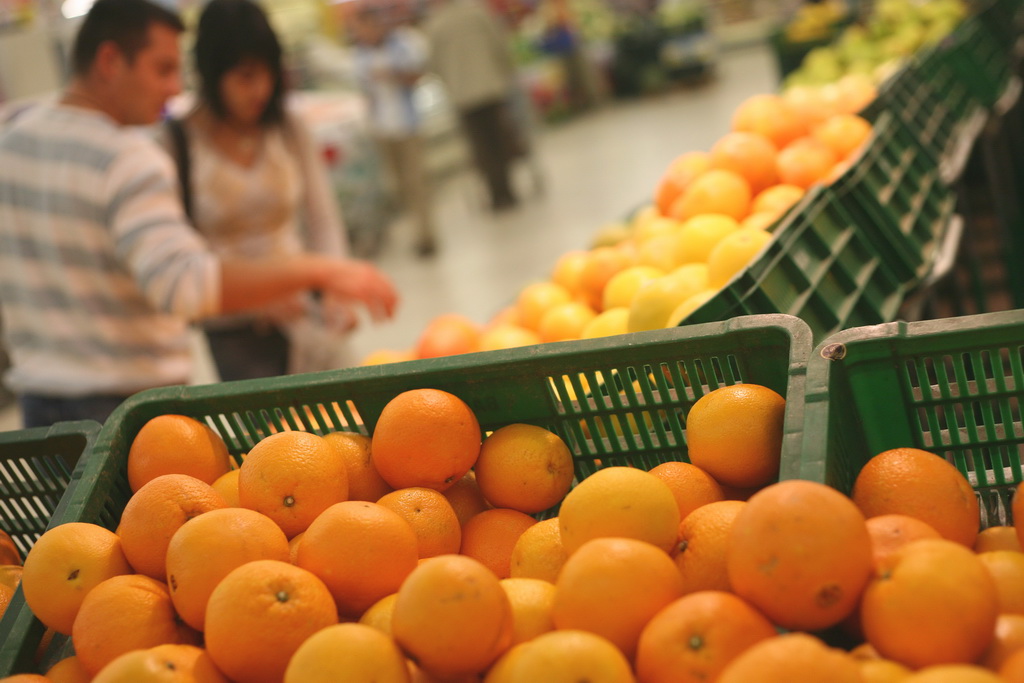 Controale la portocale, într-un lanţ de magazine din Argeş, după îmbolnăvirea bebeluşilor