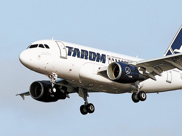 O aeronavă Tarom a aterizat de urgenţă pe Aeroportul Timişoara după ce unui pasager i s-a făcut rău