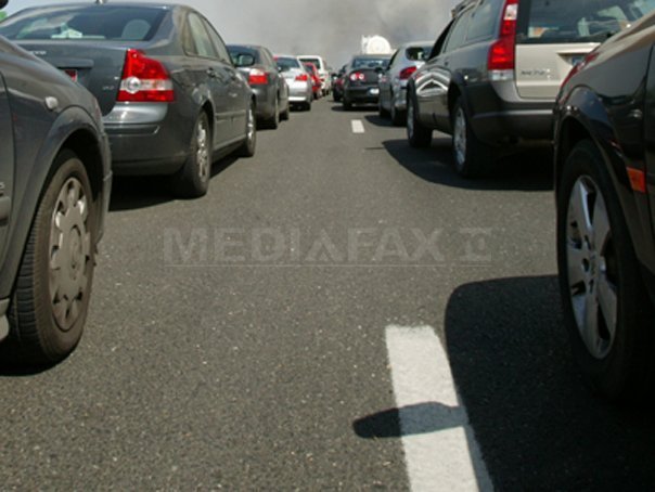Traficul rutier va fi restricţionat pe mai multe artere de circulaţie din Capitală