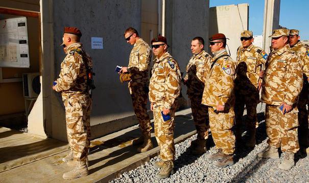 Sute de militari aflaţi în misiuni votează în Kabul, Kandahar, Priştina, Kosovo şi Saraevo