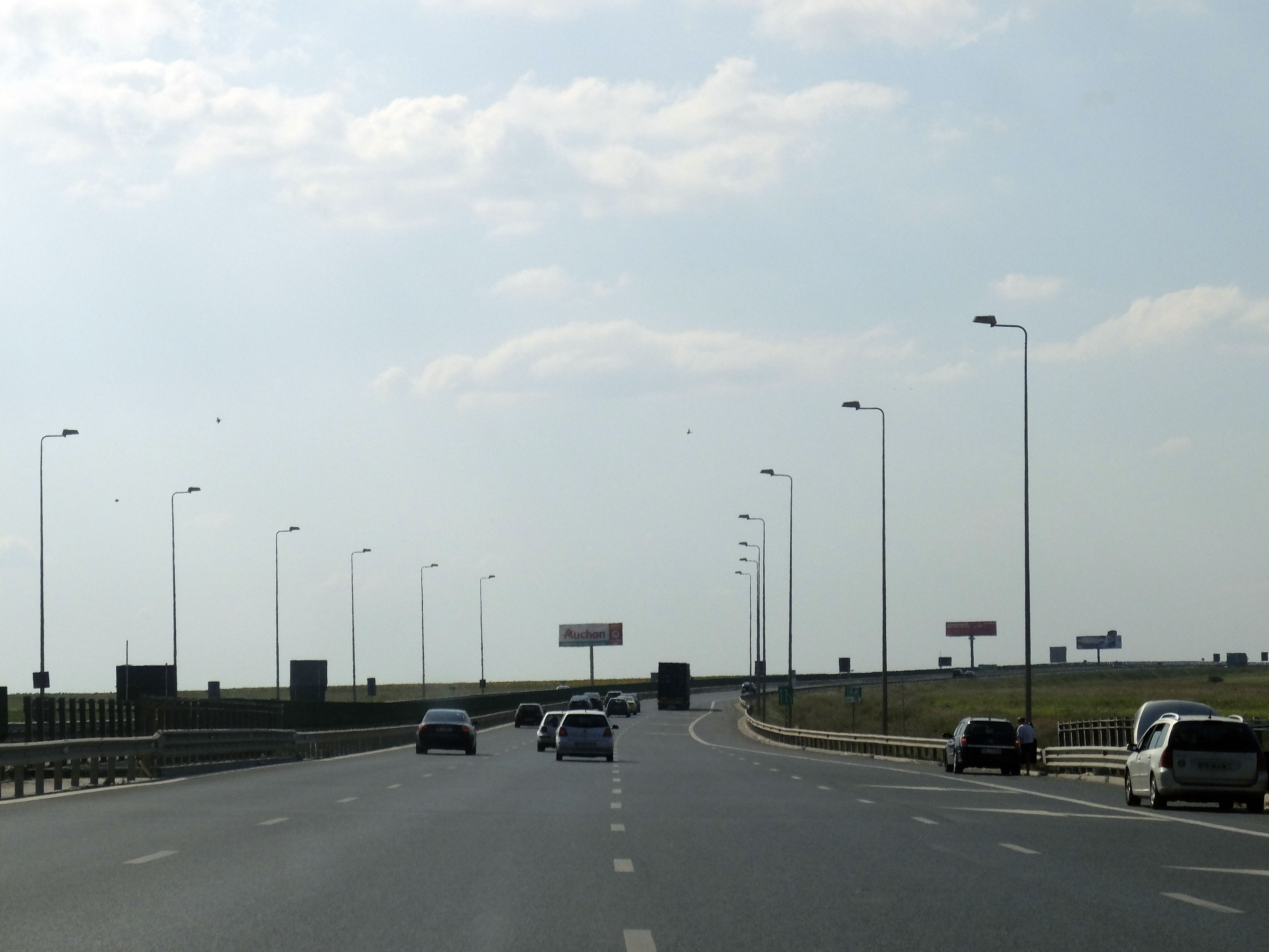Trafic rutier deviat pe Autostrada Soarelui din cauza poleiului