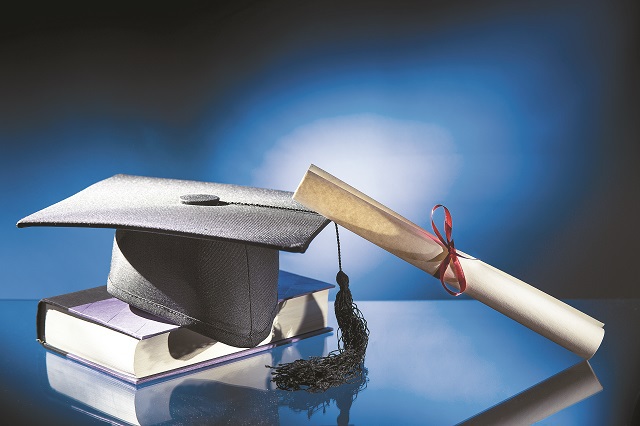 Diplome de licenţă fără studii. 106 de percheziţii la profesori şi studenţi ai 2 universităţi