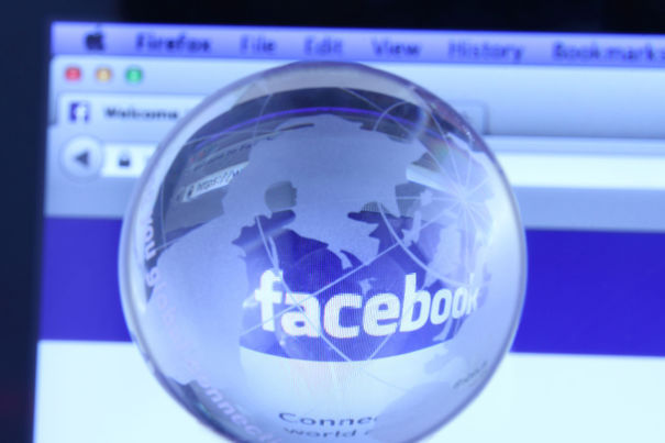 Facebook adaugă noi opţiuni pe platforma sa şi pe Instagram