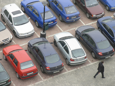 O primărie a Capitalei anunţă tarife pentru parcarea pe locurile publice: ”Măsura este una de prevenţie, în sensul că nu ne dorim să fim hingherii şoferilor”