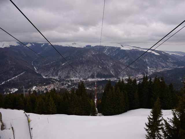 Incident din cauza vremii: 100 de turişti au rămas izolaţi pe munte, după ce telegondola Carp de nu a mai funcţionat