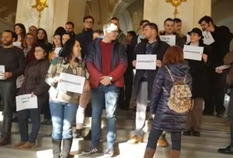 Zeci de procurori şi judecători au protestat iar la Oradea faţă de OUG din justiţie