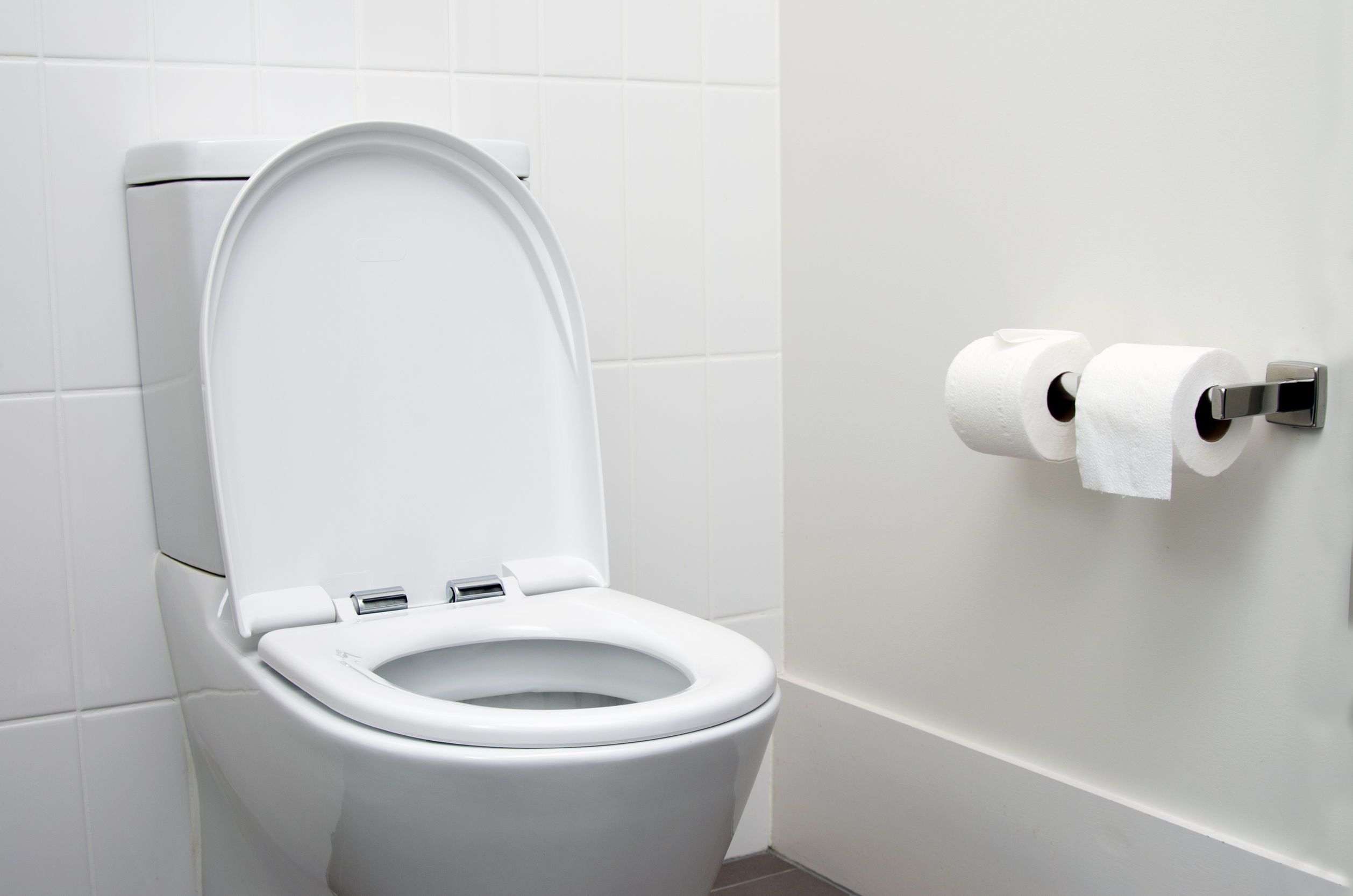Unde se duc banii: WC public la Huedin, de 120.000 de euro. Primarul oraşului: Este scump, dar arată bine
