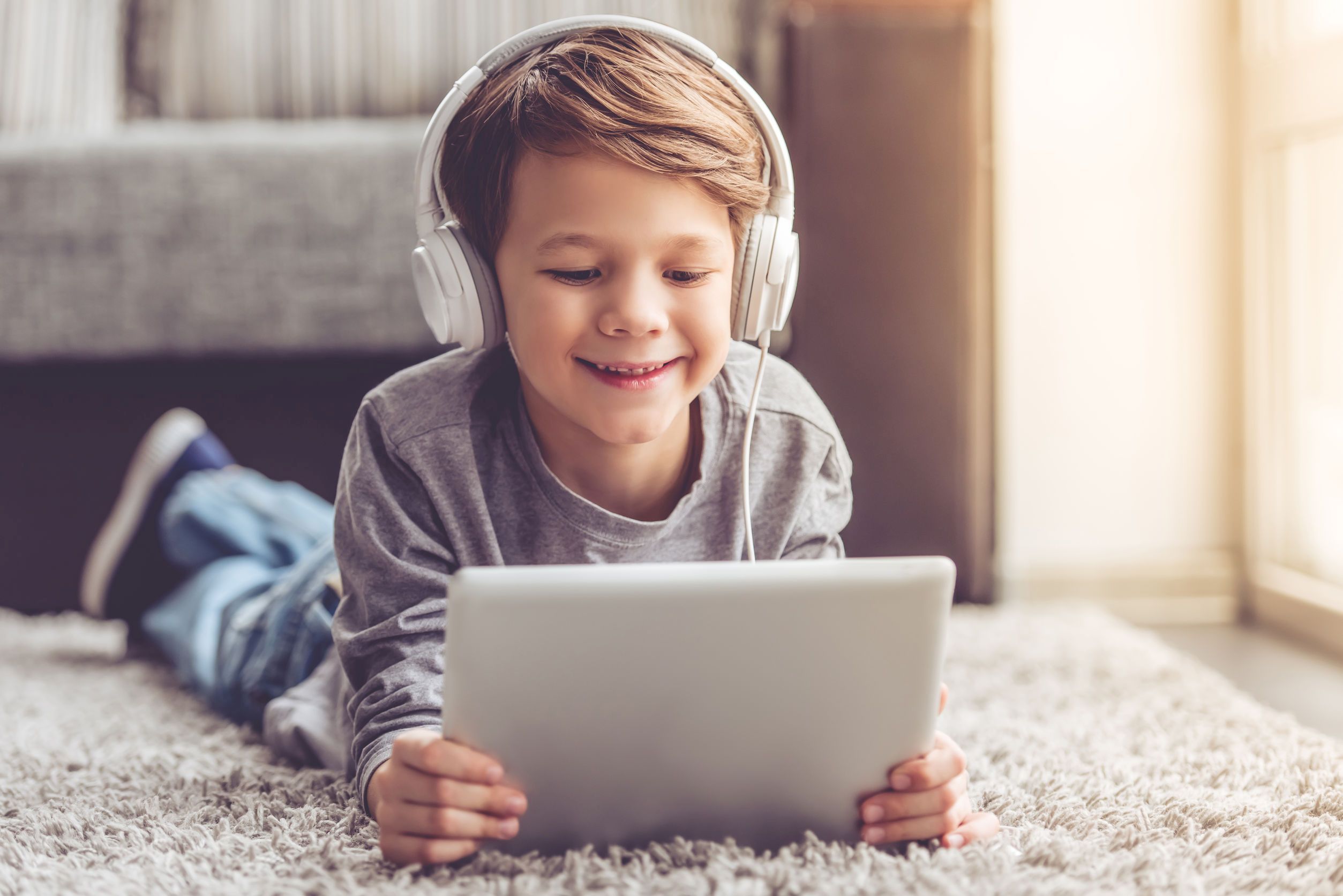 Psiholog, despre timpul petrecut de copii pe internet: Ne vom îngrozi când vom cunoaşte impactul