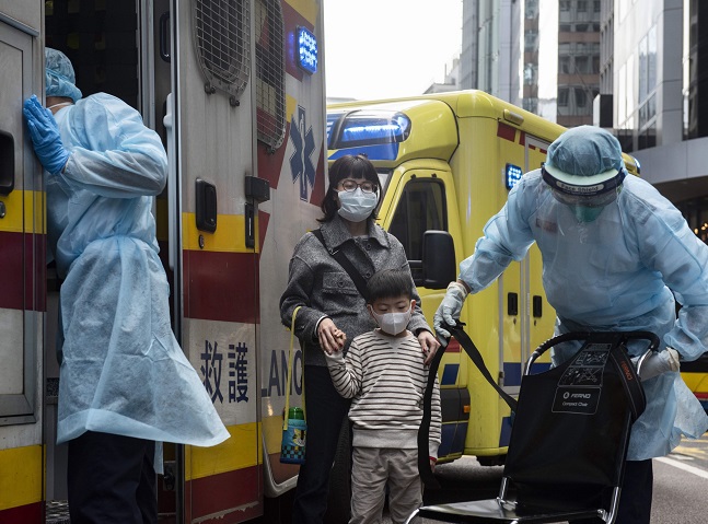 Doi români veniţi din China vor fi ţinuţi în carantină. Vor fi testaţi pentru coronavirus