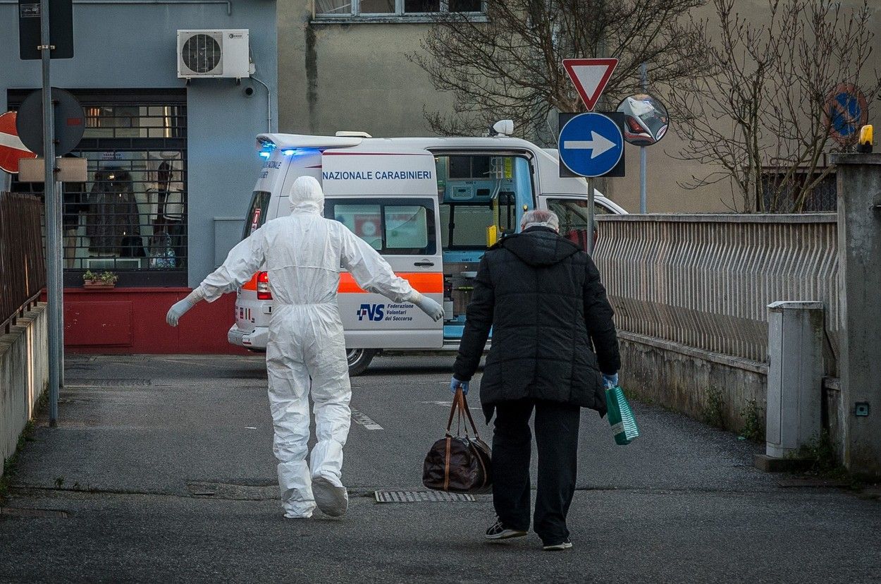 Angajaţii firmei din Craiova de la care a închiriat maşină italianul bolnav de coronavirus au fost puşi în carantină