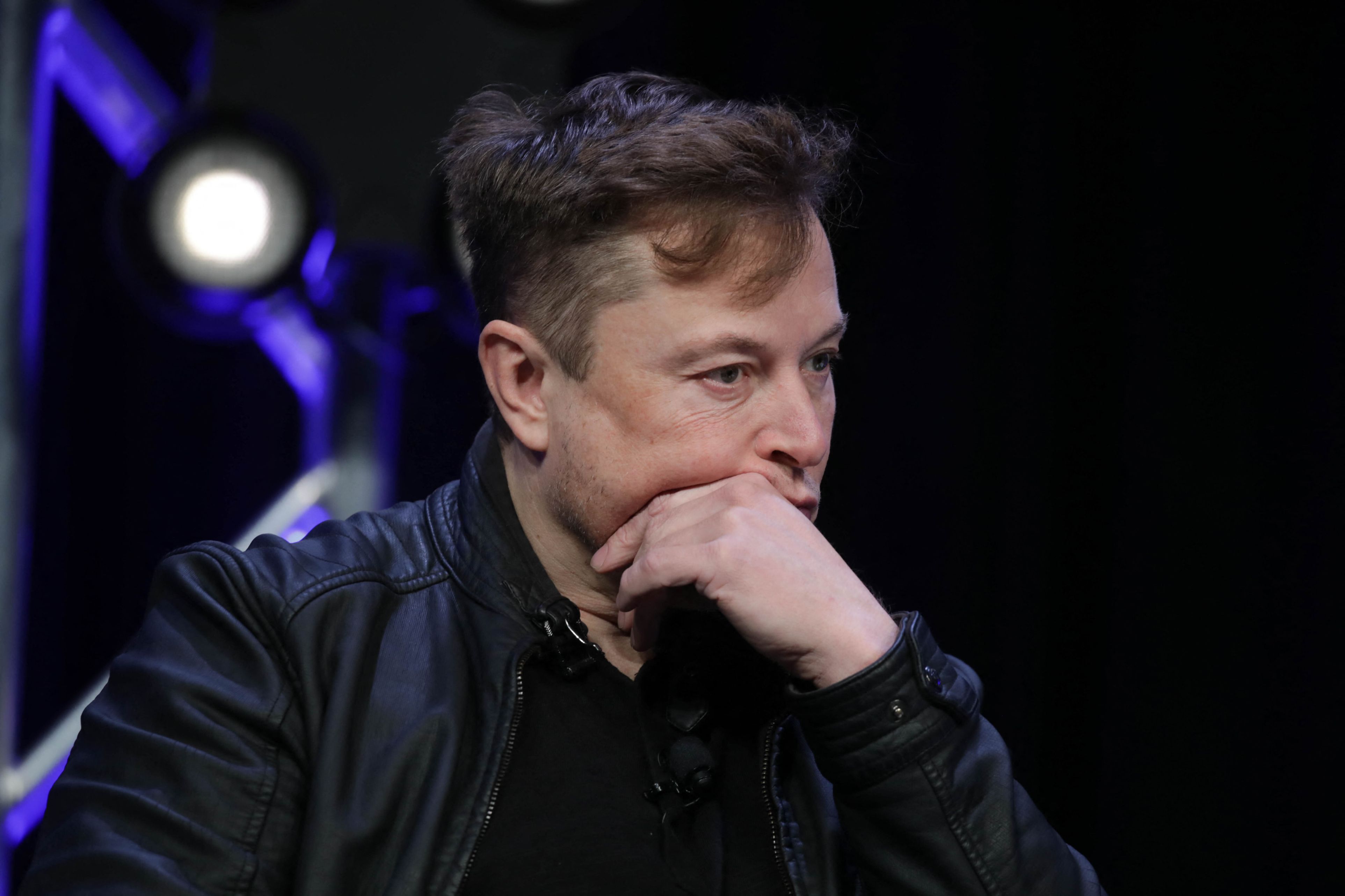 O postare controversată a lui Elon Musk şterge 14 miliarde de dolari din valoarea acţiunilor Tesla
