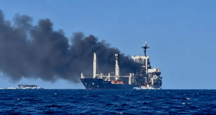 BREAKING. O navă ar fi fost lovită de drone în Marea Neagră, la 24 km de Constanţa. Echipele de salvare se îndreaptă spre zonă pentru a recupera marinarii aflaţi în pericol. Este al treilea incident grav raportat în octombrie