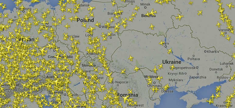 Companiile aeriene, sfătuite "insistent" să evite Ucraina. Cum arăta traficul aerian în regiune sâmbătă dimineaţă