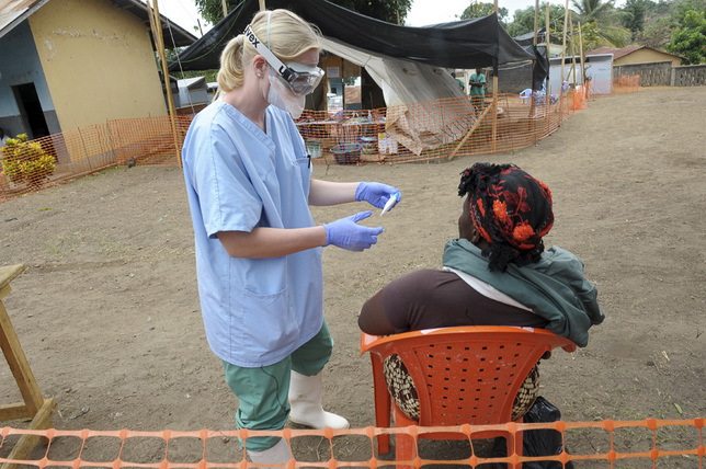 SUA trimit 3.000 de militari în Africa de Vest în încercarea de a combate virusul Ebola