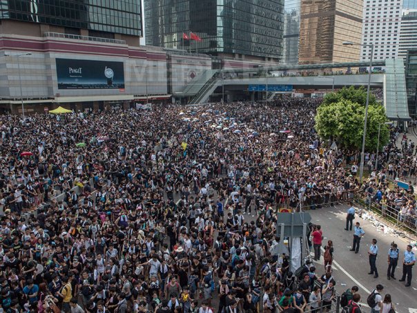 "Revoluţia umbrelelor" din Hong Kong generează manifestaţii de susţinere peste tot în lume