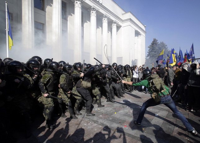 Kievul denunţă prezenţa a 7.500 de militari ruşi în Ucraina 