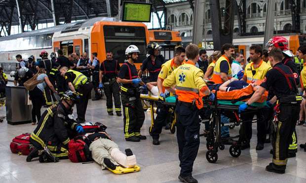 Patru români au fost răniţi în atentatul din Barcelona. Momentan, doar unul e internat