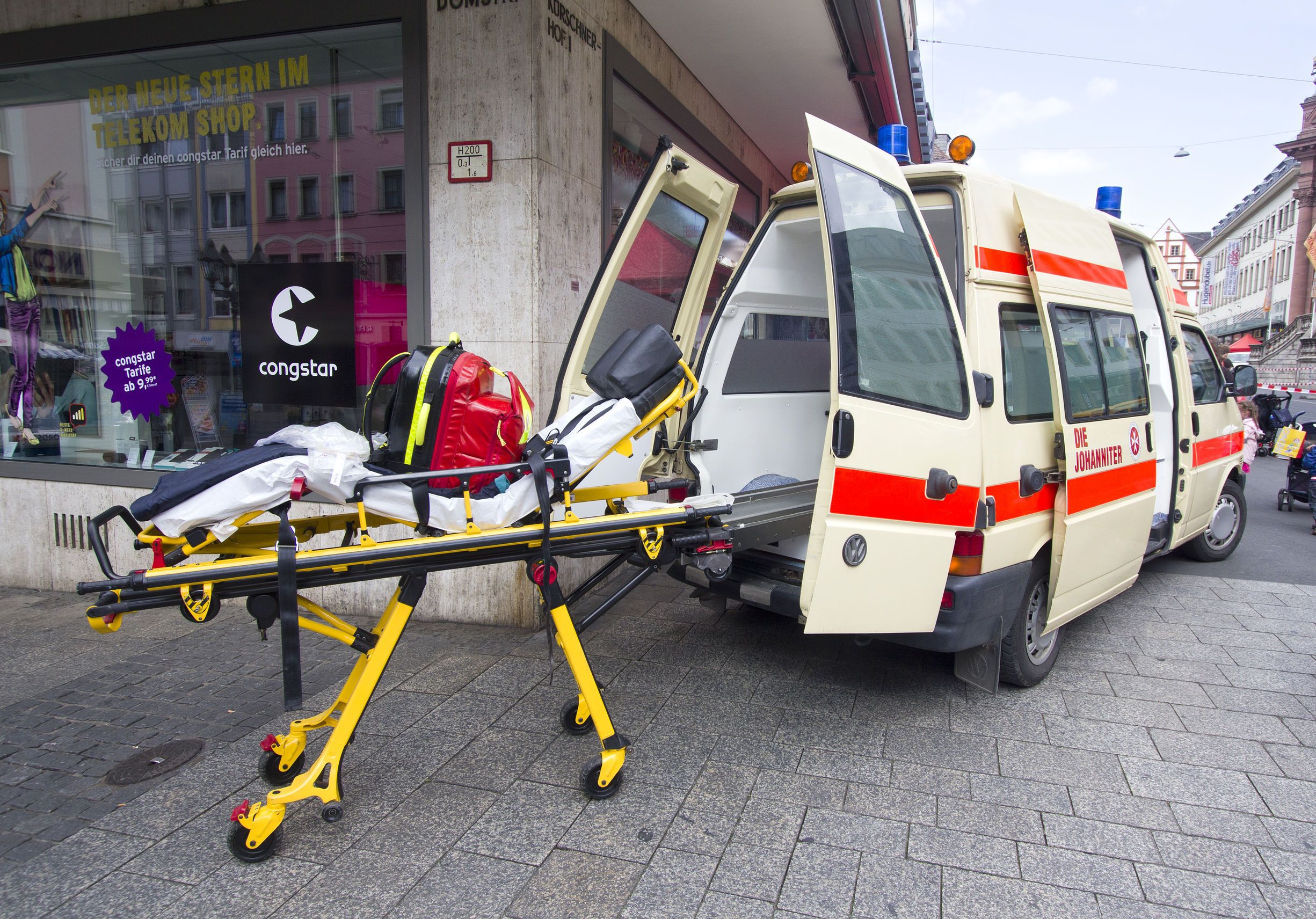 MAE: Cinci români au murit, iar trei sunt răniţi în urma unui accident produs lângă Viena-
