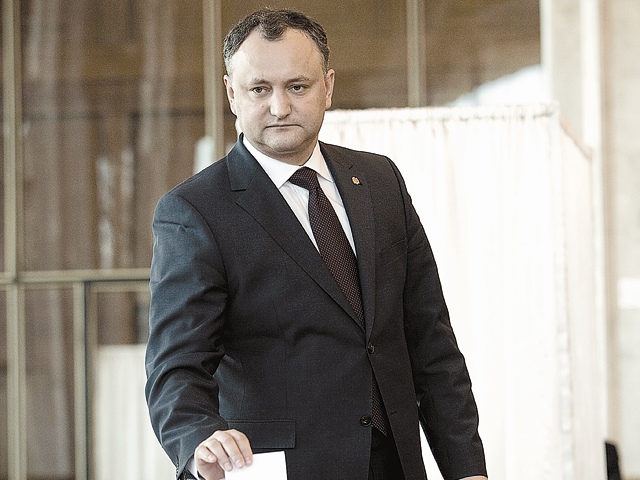 Lovitură de teatru în Republica Moldova: Curtea Constituţională a decis suspendarea temporară a preşedintelui Igor Dodon