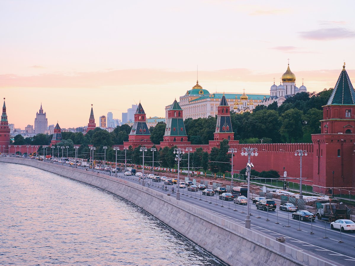 Atacul asupra jurnalistei ruse din Moscova nu poate să aibă o tentă politică, avertizează Kremlinul