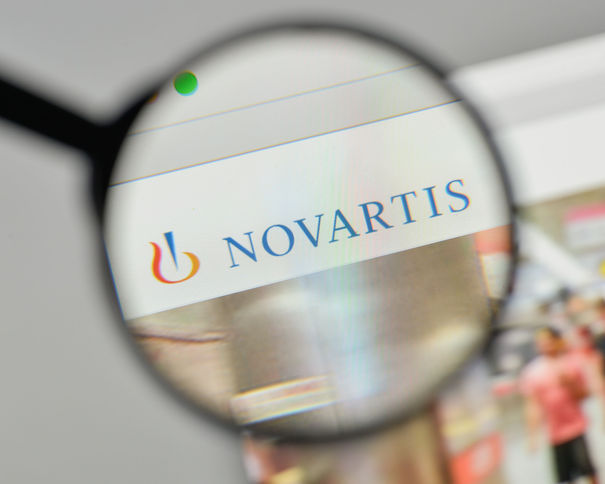 Un grup anarhist grec a vandalizat sediul companiei farmaceutice Novartis de la Atena