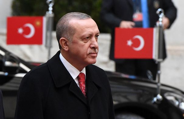 Erdogan susţine că Turcia va continua operaţiunile militare din Siria şi Irak