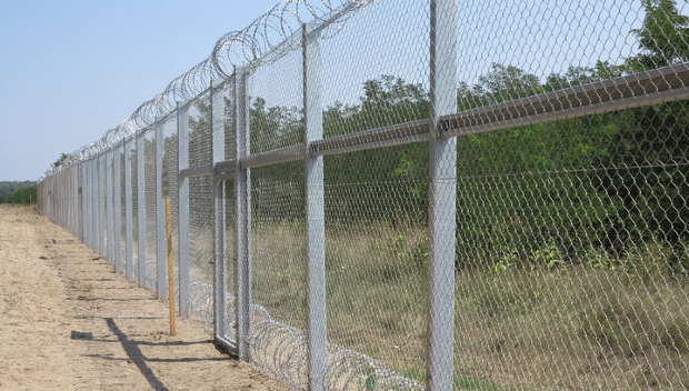 După modelul Trump, încă o ţară ia în calcul ridicarea unui gard la graniţă pentru a opri imigraţia ilegală