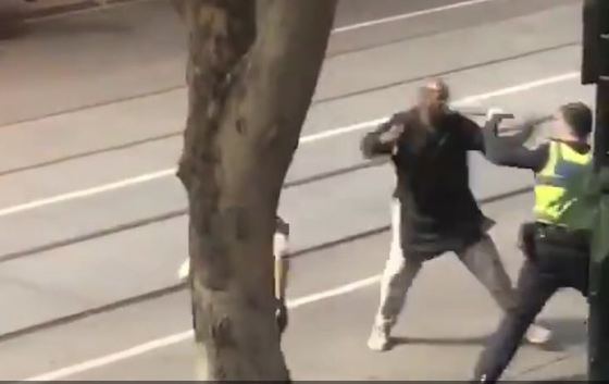 Răsturnare de situaţie: Atacul comis vineri într-un mall din oraşul Melbourne este considerat un atac terorist
