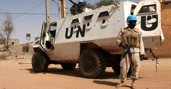 Atac sângeros asupra unei baze militare din Mali: Cel puţin 16 soldaţi au fost ucişi