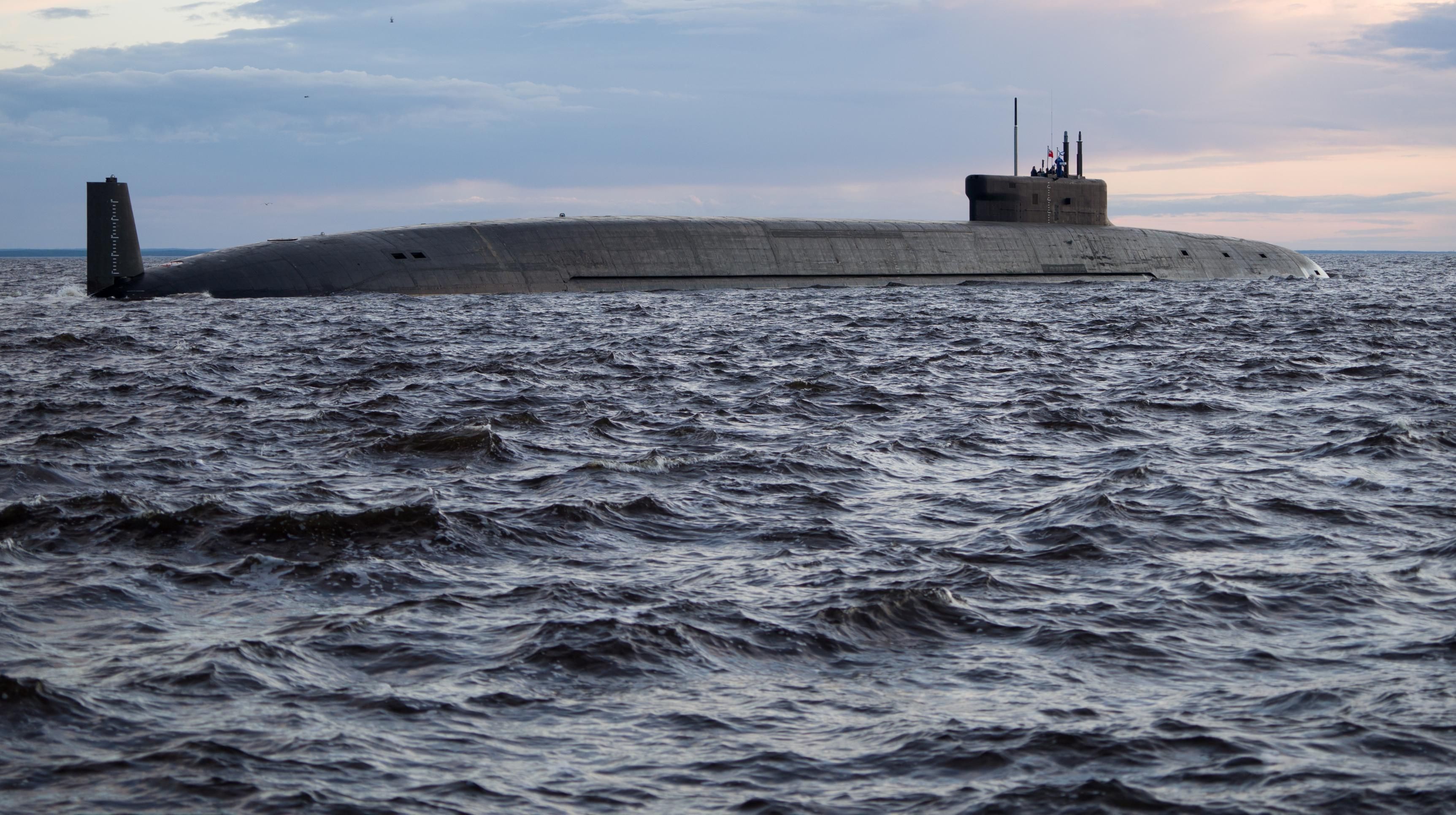 Rusia admite că submarinul la bordul căruia s-a produs un incendiu avea un reactor nuclear