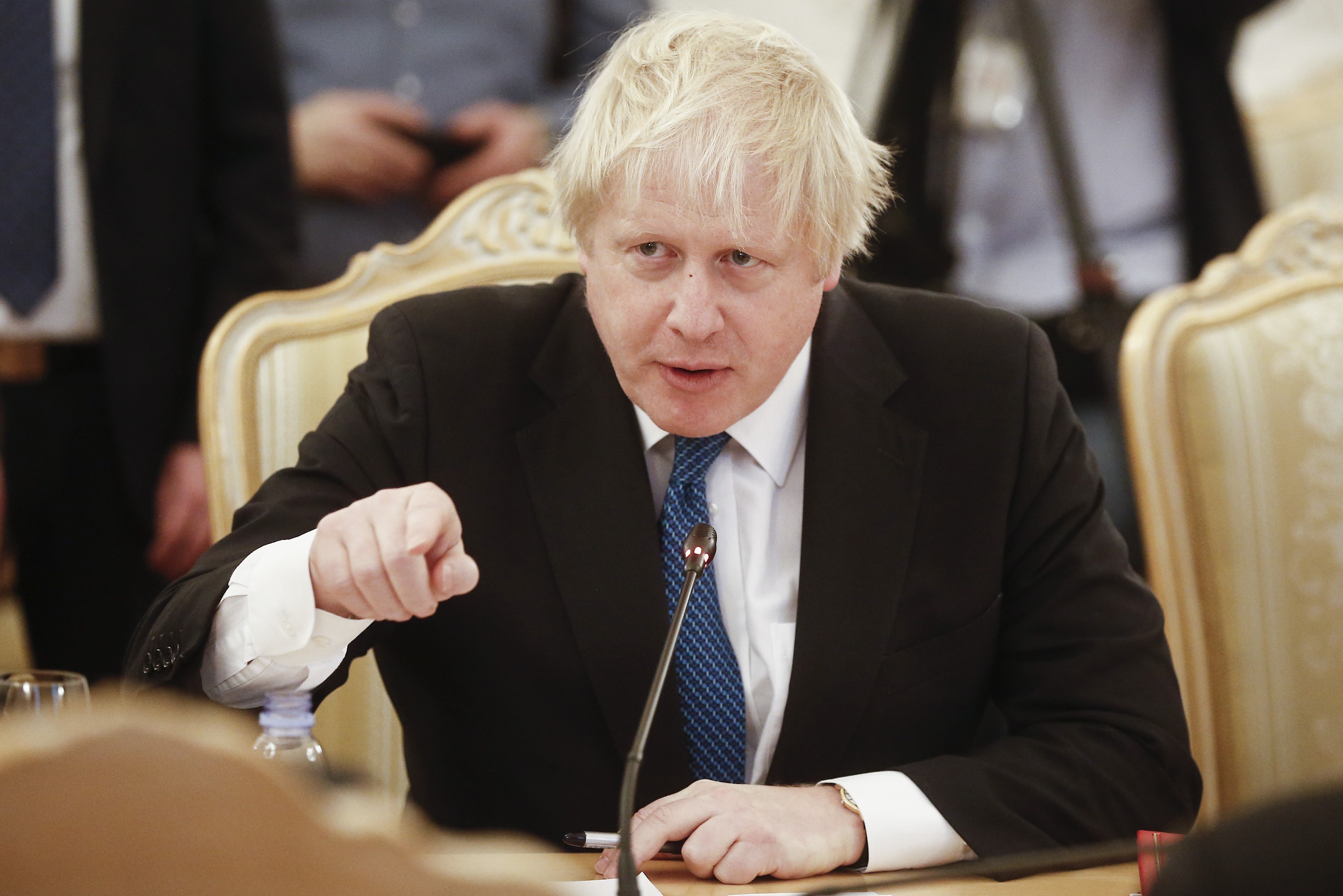 Premierul britanic Boris Johnson a fost internat în spital din cauza COVID-19