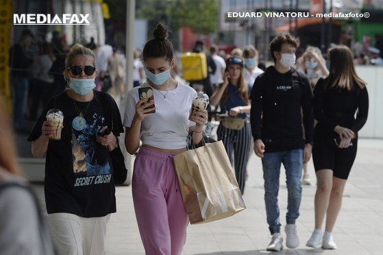 Virusolog: Chiar după ce trece pandemia, vom purta mască mai mulţi ani de acum înainte
