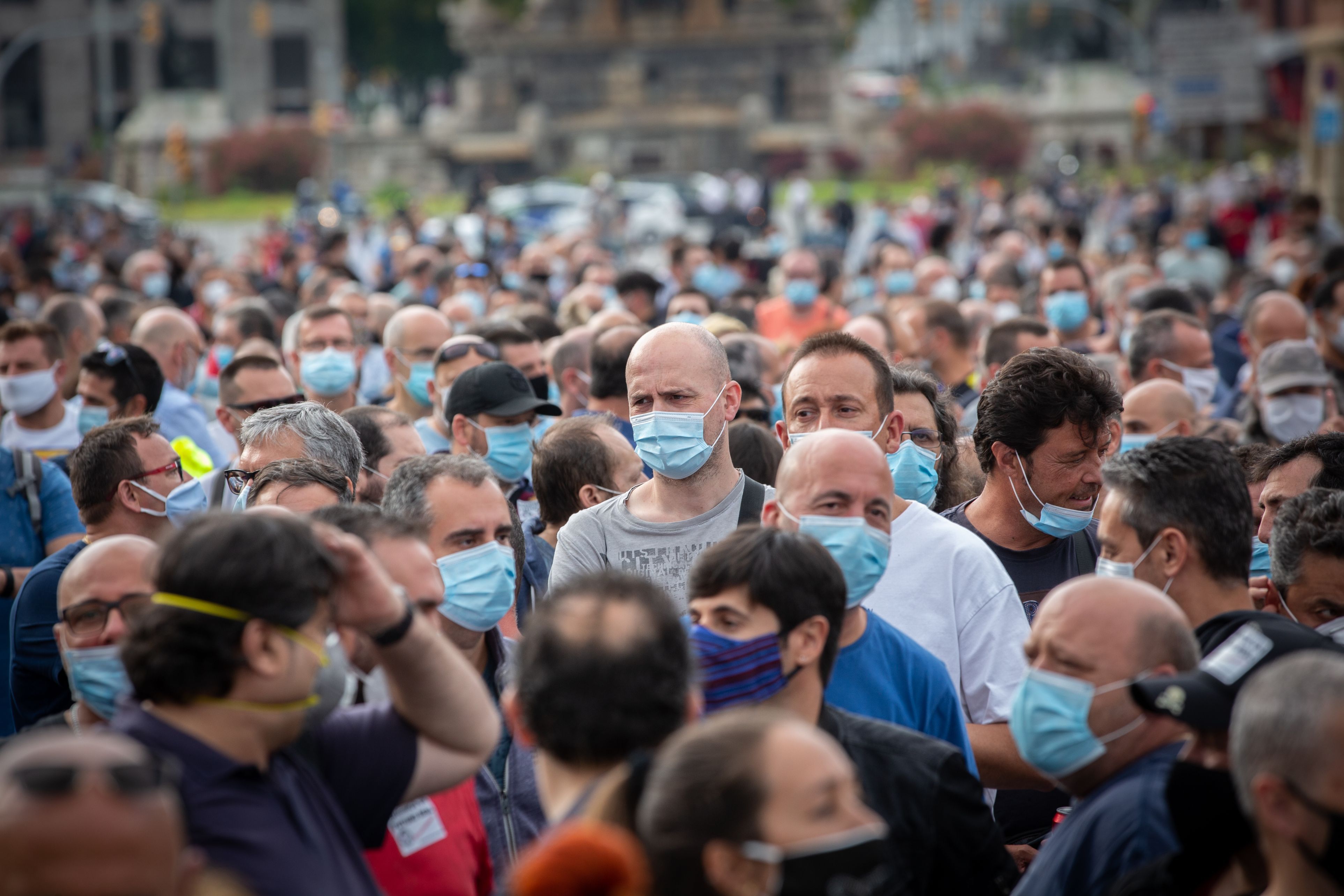 COVID-ul îngenunchează iar economiile europene: Italia şi Spania impun noi restricţii din cauza noului val de îmbolnăviri cu coronavirus