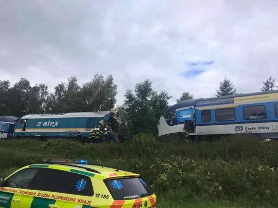 Două persoane au murit şi alte zeci sunt rănite după un accident feroviar produs în Cehia 