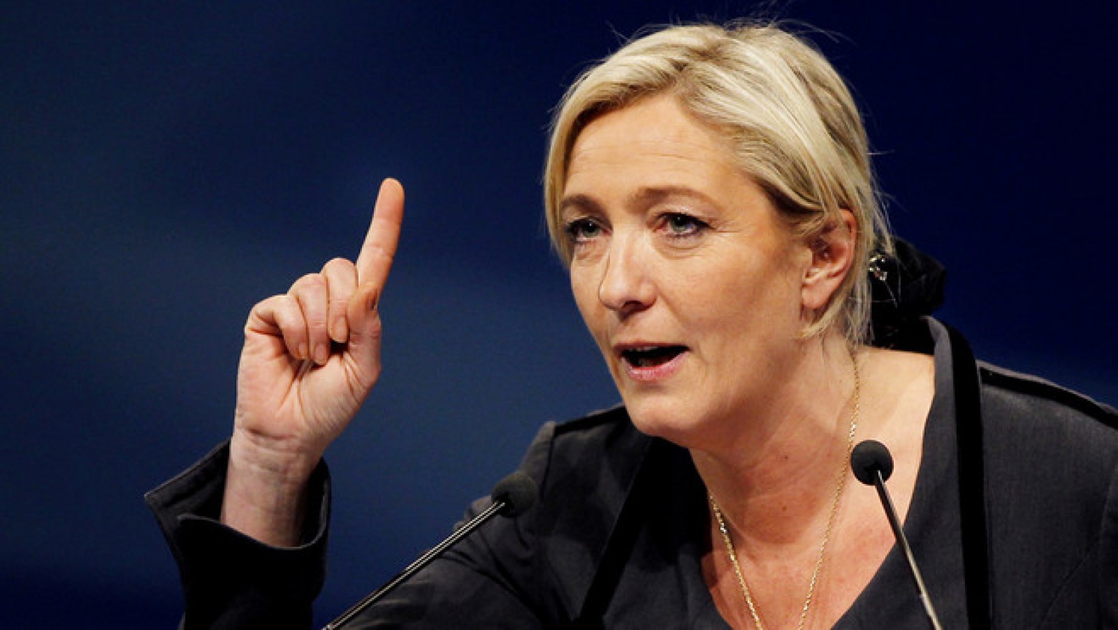 Marine Le Pen a anunţat că va scoate Franţa din NATO dacă va câştiga alegerile prezidenţiale. Discurs dur şi la adresa imigranţilor: este la latitudinea francezilor să decidă cine populează Franţa