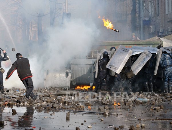 Ruşii aruncă în aer podurile din Severodonetsk pentru a-i bloca pe ucraineni