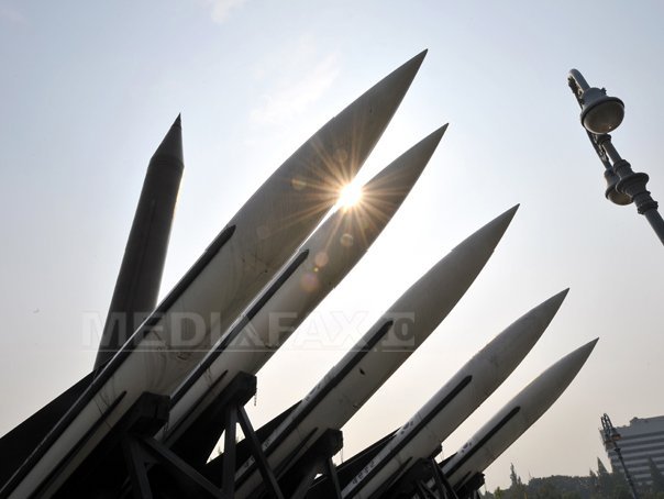 Armata nord-coreeană a testat o racheta balistică care putea ajunge în SUA. Ca reacţie, Statele Unite şi Coreea de Sud organizează exerciţii aeriene comune