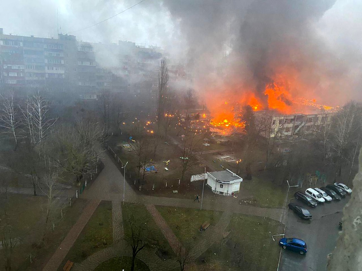 Mari semne de întrebare: Întreaga conducere a ministerului de Interne din Ucraina, în fruncte cu ministrul, a murit miercuri dimineaţă într-un accident de elicopter 