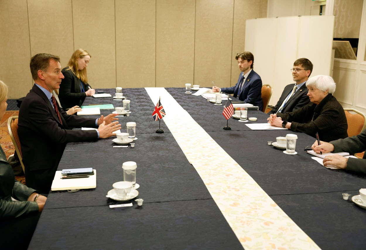 Grupul G7 anunţă acţiuni pentru susţinerea Ucrainei şi negocieri pentru garanţii de securitate